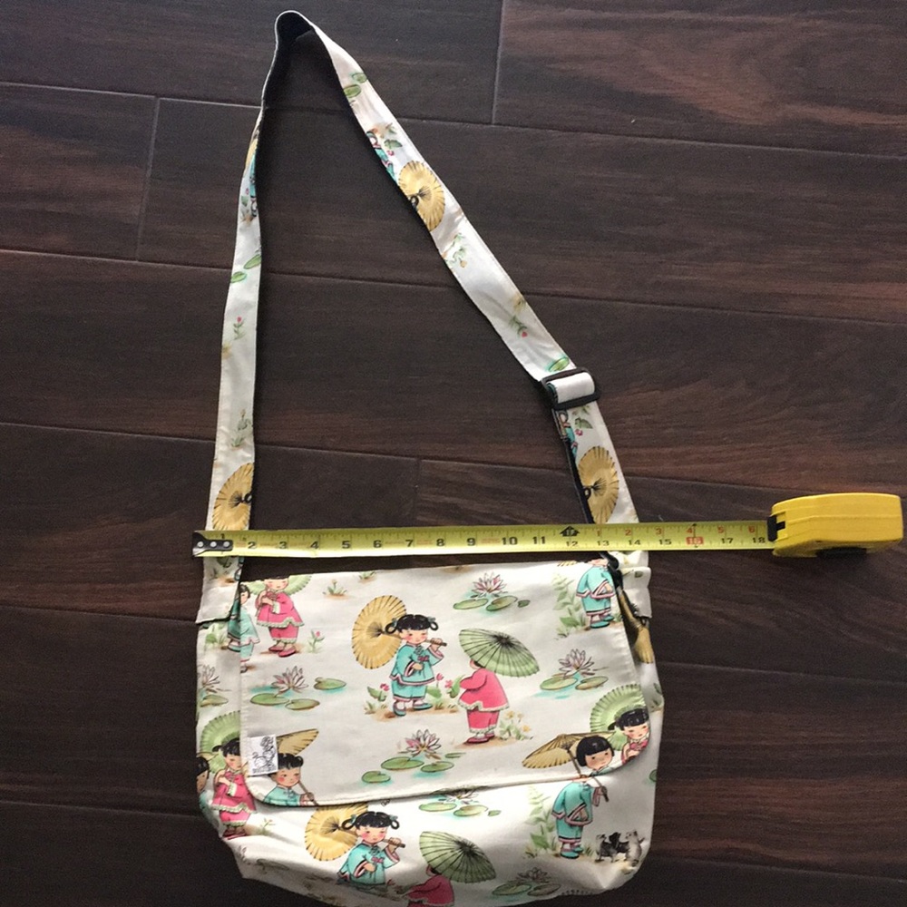 Adorable Chinese Girls Messenger Bag Gem